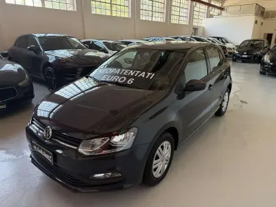 Usata VW Polo Trendline 75 CV (55 kW) 2016 Grigio Berlina