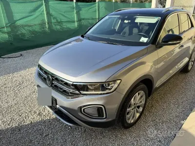 Usata VW T-Roc Style 150 CV (110 kW) 2023 Grigio SUV