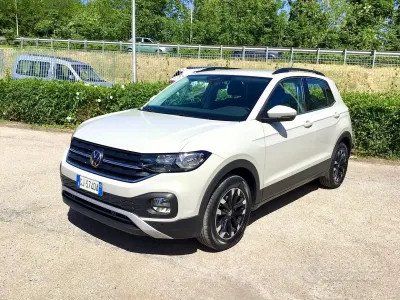 Usado VW T-Cross Style 95 CV (69 kW) 2022 Beige SUV