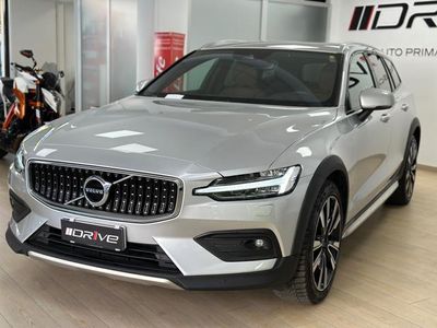 usata Volvo V60 CC B5 AWD Geartronic Business Pro Line