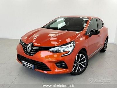 Usata Renault Clio V Techno 91 CV (66 kW) 2023 Arancione Berlina