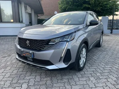 Usata Peugeot 3008 Active 131 CV (96 kW) 2022 Grigio SUV