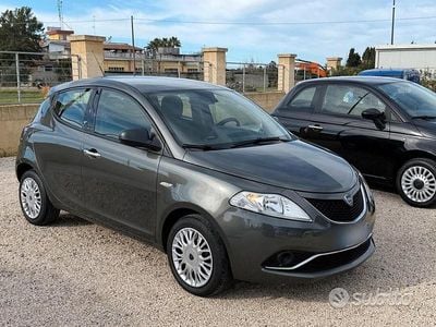 Usata Lancia Ypsilon 69 CV (50 kW) 2018 Grigio Utilitaria