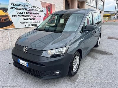 Usata VW Caddy Life 102 CV (75 kW) 2022 Grigio Monovolume