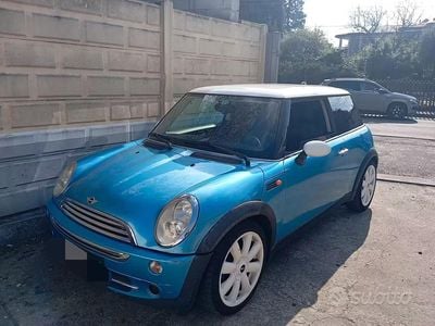 Usata Mini Cooper 116 CV (85 kW) 2005 Blu Utilitaria