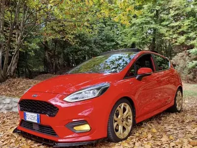 Usata Ford Fiesta ST-Line 101 CV (74 kW) 2018 Rosso Utilitaria