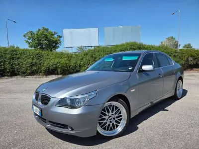 Usata BMW 530 Sport Line 231 CV (169 kW) 2004 Grigio Berlina