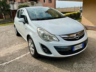 Usata Opel Corsa 85 CV (62 kW) 2013 Bianco Utilitaria