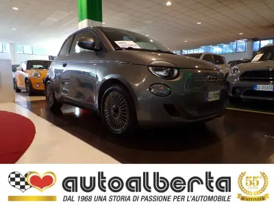 Używany Fiat 500e Icon 86 kW (118 KM) 2022 Szary Hatchback