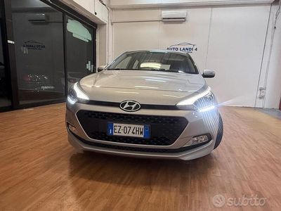 Usata Hyundai i20 Style 84 CV (61 kW) 2015 Grigio Berlina