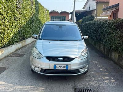 Usata Ford Galaxy Ghia 140 CV (102 kW) 2010 Grigio Monovolume