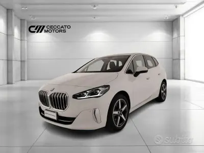 Usata BMW 218 Active Tourer Luxury Line 150 CV (110 kW) 2025 Bianco Monovolume
