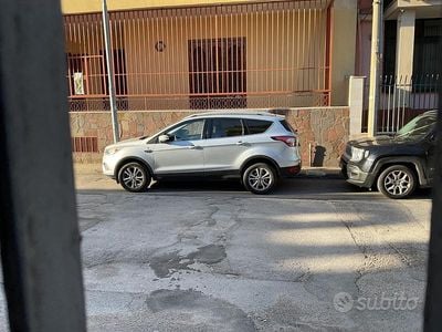 Usata Ford Kuga Titanium 120 CV (88 kW) 2017 Grigio SUV