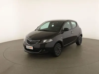 Usata Lancia Ypsilon Gold 70 CV (51 kW) 2022 Nero Utilitaria