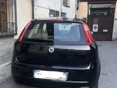 Usata Fiat Grande Punto 77 CV (56 kW) 2006 Utilitaria