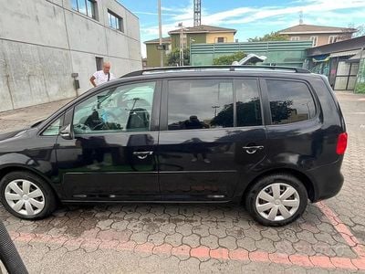 Usata VW Touran 102 CV (75 kW) 2012 Nero Monovolume