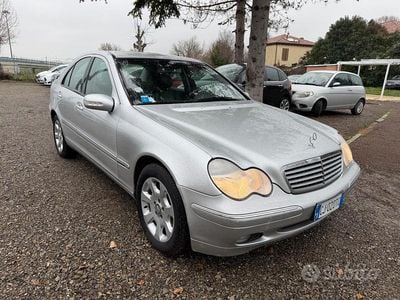 Begagnad Mercedes C230 Elegance 218 HK (160 kW) 2003 Grå Sedan