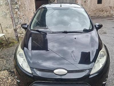 Usado Ford Fiesta 97 HP (71 kW) 2010 Preto Citadino