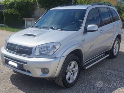 usata Toyota RAV4 2.0i 16V cat 5 porte