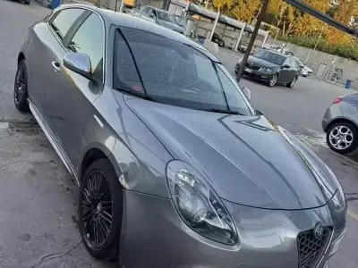 Usata Alfa Romeo Giulietta 105 CV (77 kW) 2013 Grigio Utilitaria