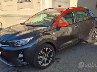 Usata Kia Stonic Style 120 CV (88 kW) 2019 Grigio SUV