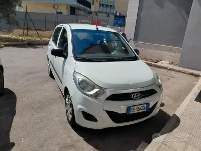 Usata Hyundai i10 69 CV (50 kW) 2013 Bianco Utilitaria