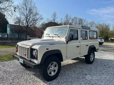 Usata Land Rover Defender SE 122 CV (89 kW) 2008 Bianco SUV