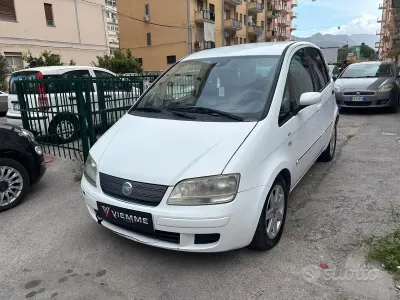 Usata Fiat Idea Emotion 90 CV (66 kW) 2006 Bianco Monovolume