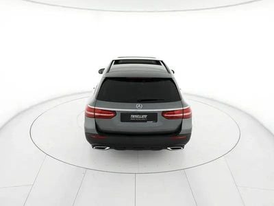 Usata Mercedes E220 Premium Plus 200 CV (147 kW) 2022 Grigio Station wagon