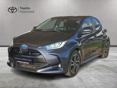 Usata Toyota Yaris Hybrid Trend 115 CV (84 kW) 2023 Grigio Berlina