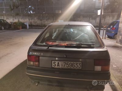 Renault 19