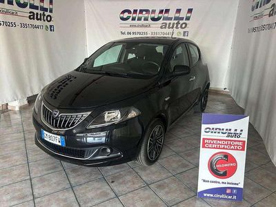 Usata Lancia Ypsilon Gold 69 CV (50 kW) 2023 Nero metallizzato Utilitaria
