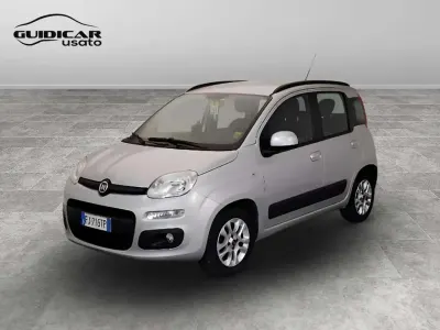 Käytetty Fiat Panda Lounge 95 HP (69 kW) 2017 Hopea Viistoperä