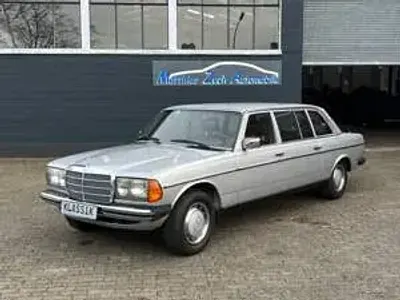 Usata Mercedes 300 88 CV (64 kW) 1985 Argento Berlina