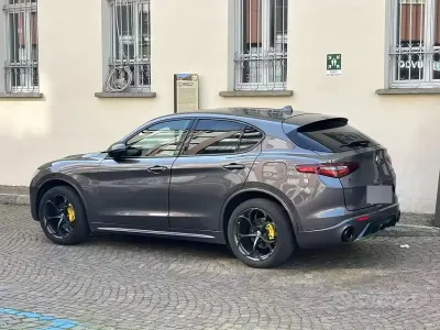 Usado Alfa Romeo Stelvio 210 CV (154 kW) 2018 Gris SUV