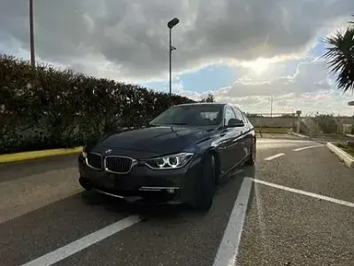 Usata BMW 320 Luxury Line 184 CV (135 kW) 2013 Berlina