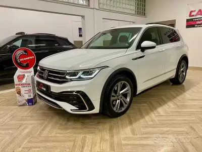 Usata VW Tiguan R-line 150 CV (110 kW) 2023 Bianco SUV