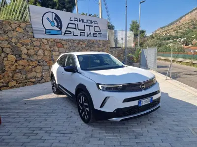 Usata Opel Mokka Elegance 131 CV (96 kW) 2022 Ice flow white SUV