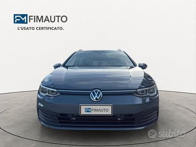 Begagnad VW Golf VIII Life 110 HK (80 kW) 2021 Grå Kombi