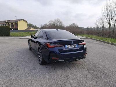 Usata BMW i4 400 kW (544 CV) 2022 Blu/azzurro Berlina