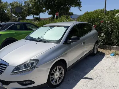 Usata Lancia Delta Gold 120 CV (88 kW) 2012 Utilitaria