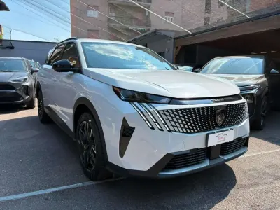 Usata Peugeot 5008 Allure 136 CV (100 kW) 2025 Bianco SUV
