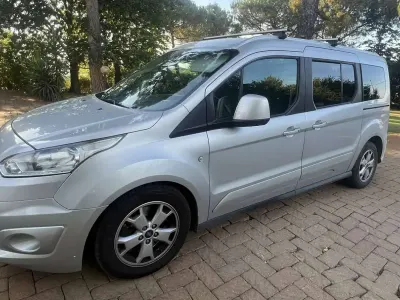 Usata Ford Tourneo Connect Titanium 120 CV (88 kW) 2015 Argento Monovolume