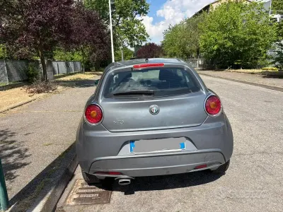 Usata Alfa Romeo MiTo 120 CV (88 kW) 2010 Grigio Utilitaria