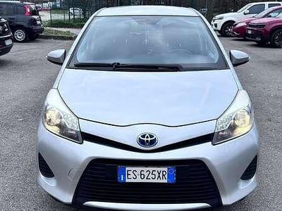Second-hand Toyota Yaris Hybrid Lounge+ 75 CP (55 kW) 2013 Berlinǎ