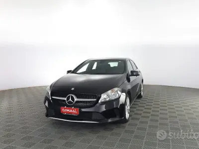 Usata Mercedes A180 122 CV (89 kW) 2016 Nero Berlina