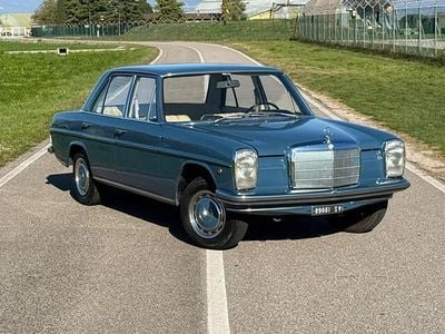 Usata Mercedes 200/8 104 CV (76 kW) 1968 Blu Berlina