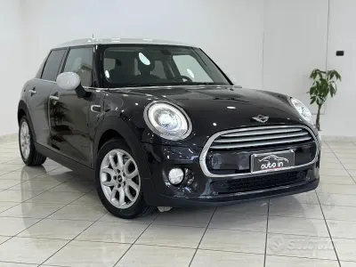 Usata Mini Cooper D 116 CV (85 kW) 2016 Marrone Utilitaria