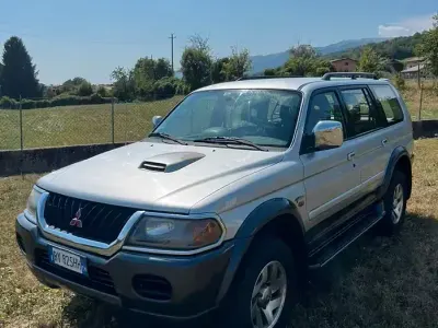 Usata Mitsubishi Pajero 115 CV (84 kW) 2001 Grigio SUV