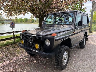 Grigio Usata 1989 Mercedes 200 SUV | 21.000 €